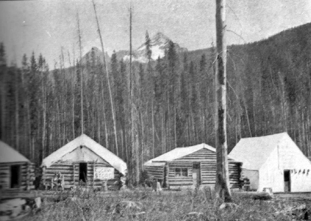 Summit City, Yellowhead Pass, 1911. Photo, Byron Harmon