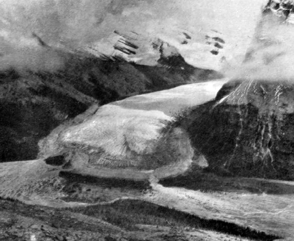 Robson Glacier six miles in iength. The watershed between Alberta and British Columbia lies up its centre. Photo: George Kinney, 1908