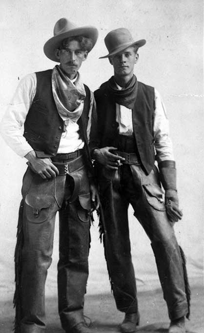 Windy Carr (right) and unidentified cowboy. Ca. 1910. 
V577/24/na66 - 1904