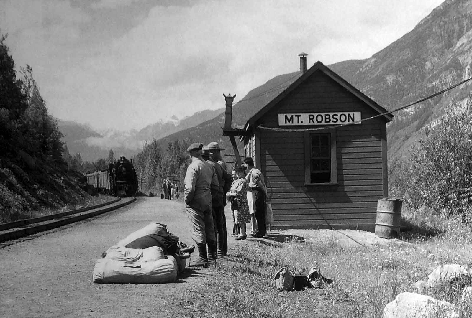 Mt. Robson station, 1930s. CNR photo X20165