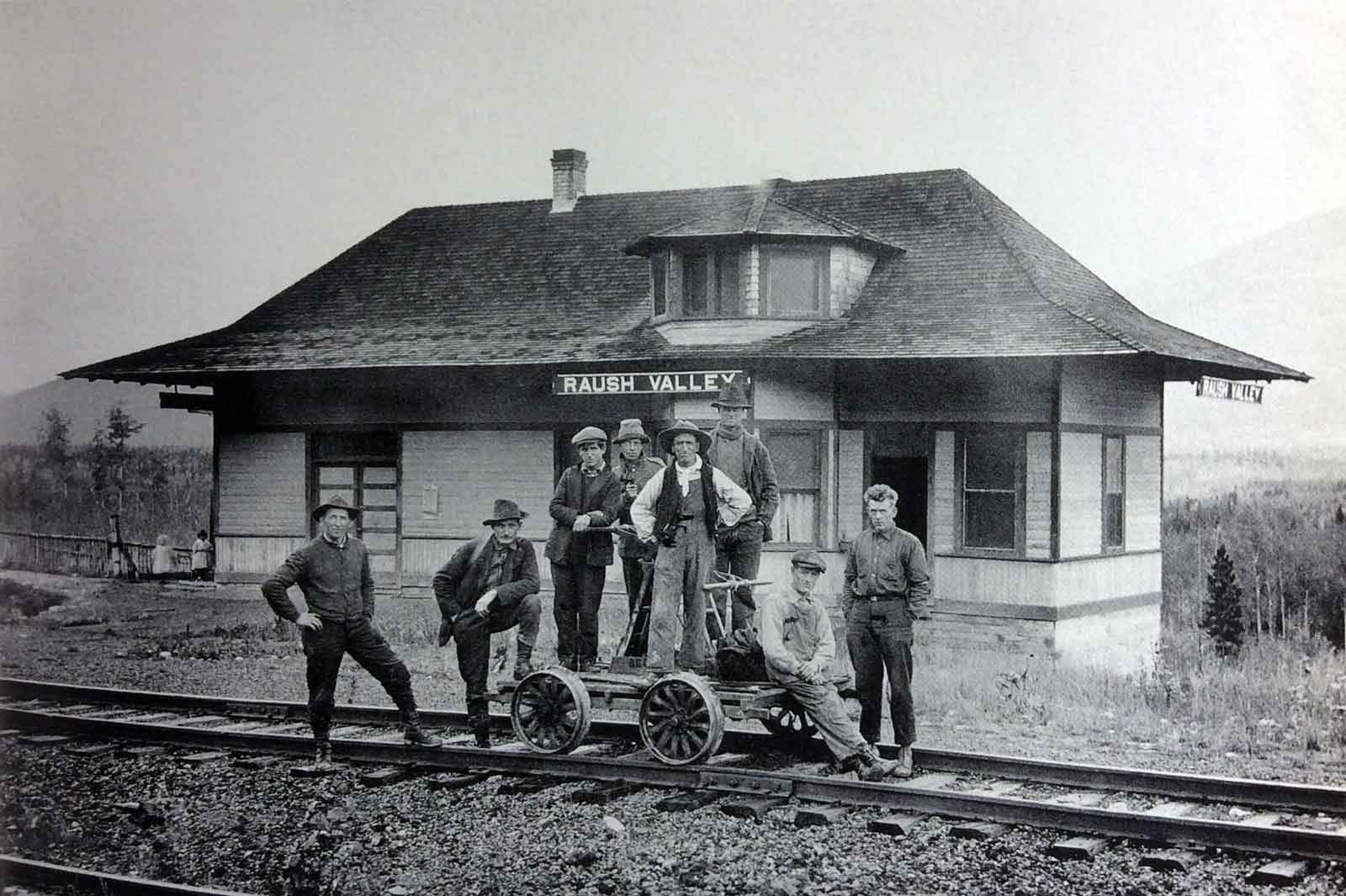 Raush Valley station on the Grand Trunk Pacific Railway, 1921