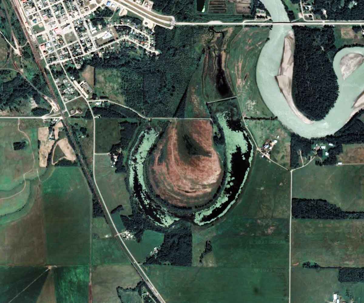 Horseshoe Lake. Village of McBride top left, loop of Fraser River top right, railroad diagonally at the west edge of town