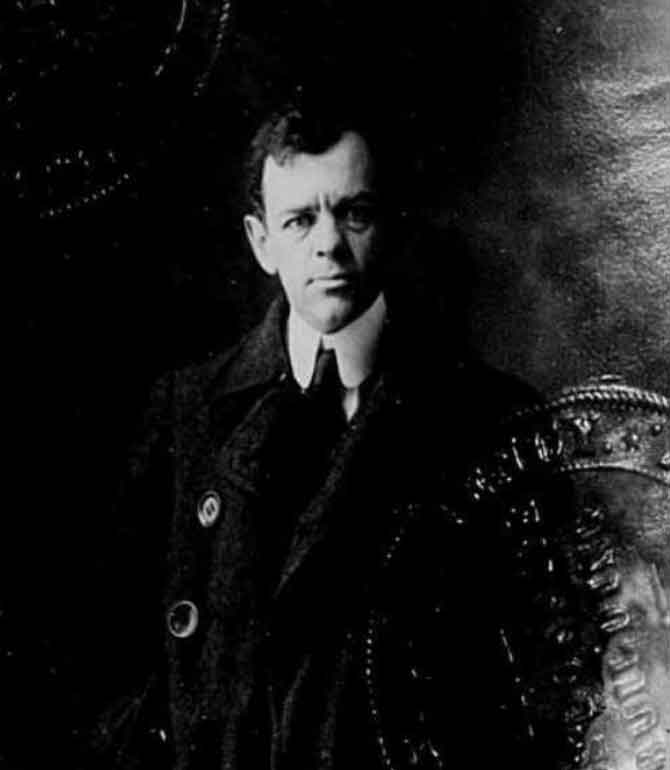 Stanley Washburn,1916
(Passport Application)